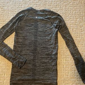 Lululemon long sleeve women’s athletic top